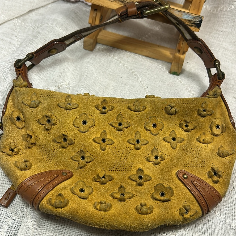 Louis Vuitton Onatah perfect size leather purse